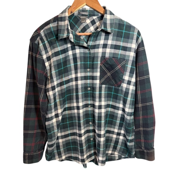 EDDIE BAUER BOYFRIEND FIT FLANNEL SHIRT - WOMEN'S Medium - Picture 1 of 5